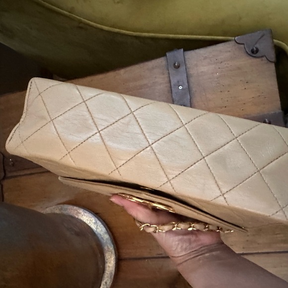 Chanel RARE Vintage Crossbody - Picture 7 of 10